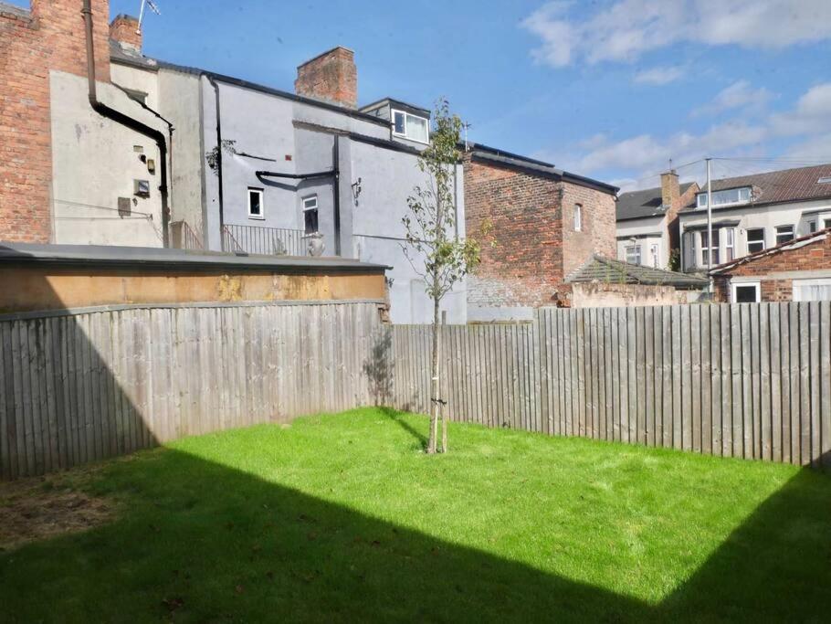 Spacious 4-Bed Semi-Detached Home With Garden Liverpool Exterior photo